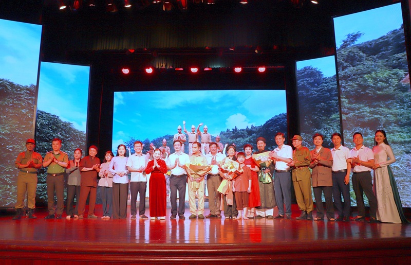 Nhà hát sân khấu truyền thống Hải Phòng trình diễn vở “Lời thề trên núi Cột Cờ”, xây dựng hình tượng Anh hùng, liệt sỹ CAND Trần Thành Ngọ